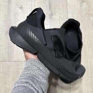 Nike Go FlyEase Triple Black DR5540-006 Size 7.5 Women